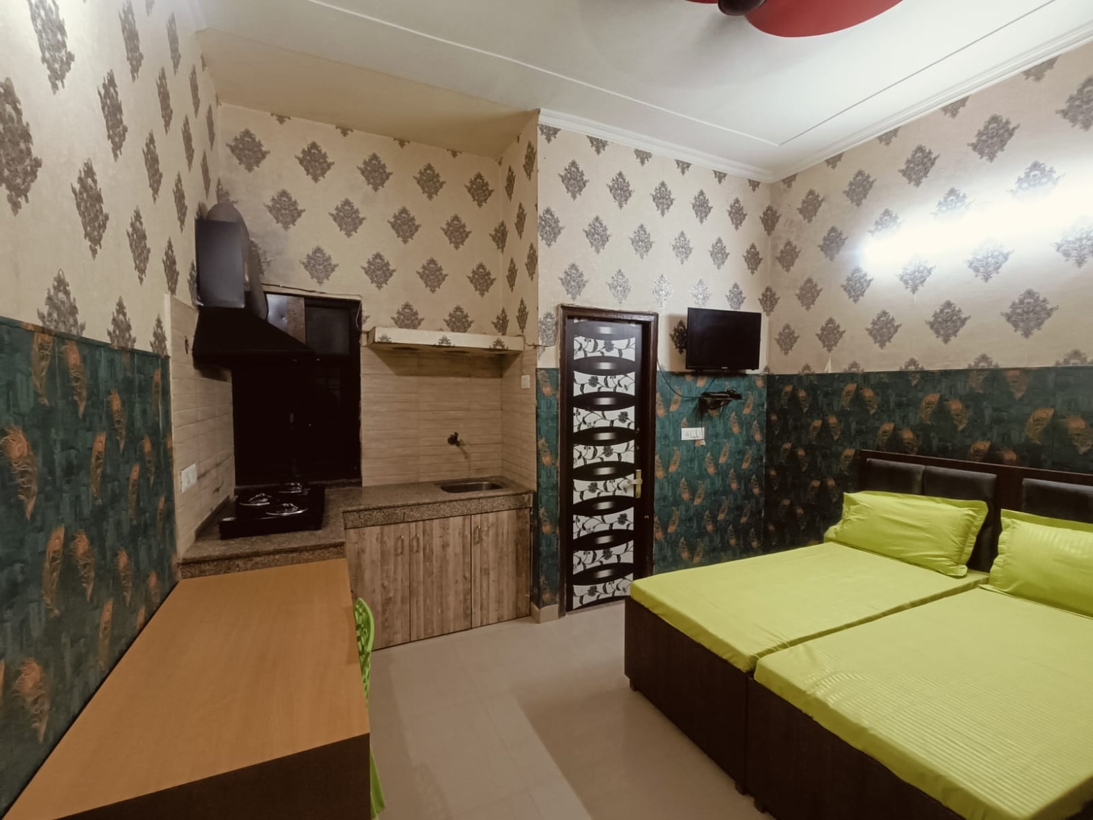 Furnished room at Sulekh Residency